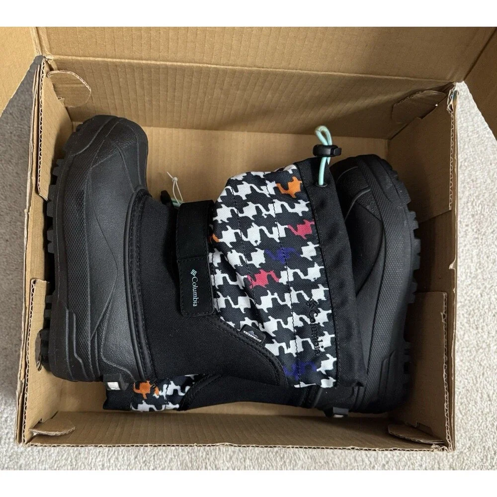 NWT's Columbia PowderBug Plus II Girls Youth 1 Snow/Winter Boots Black
